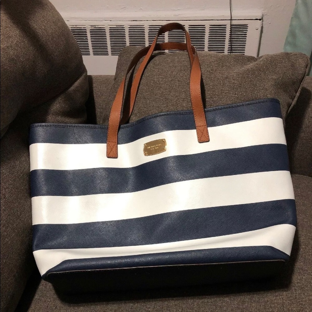 Michael Kors Jet Set Tote (price lowered!)
